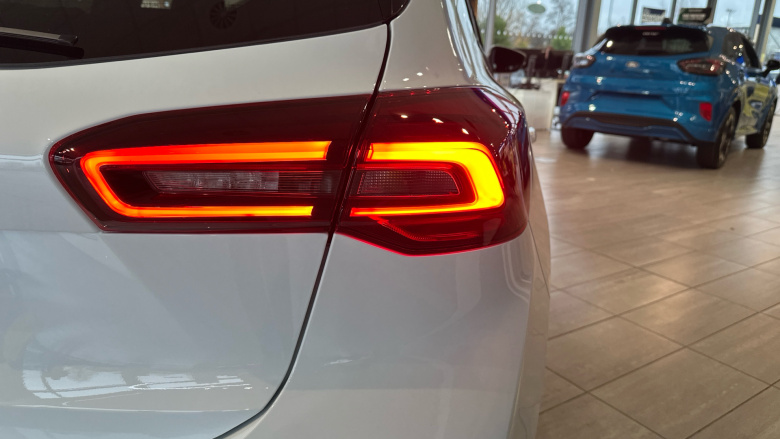 Ford Focus 1.0 EcoBoost Hybrid mHEV 155 ST-Line 5dr Auto Petrol Hatchback